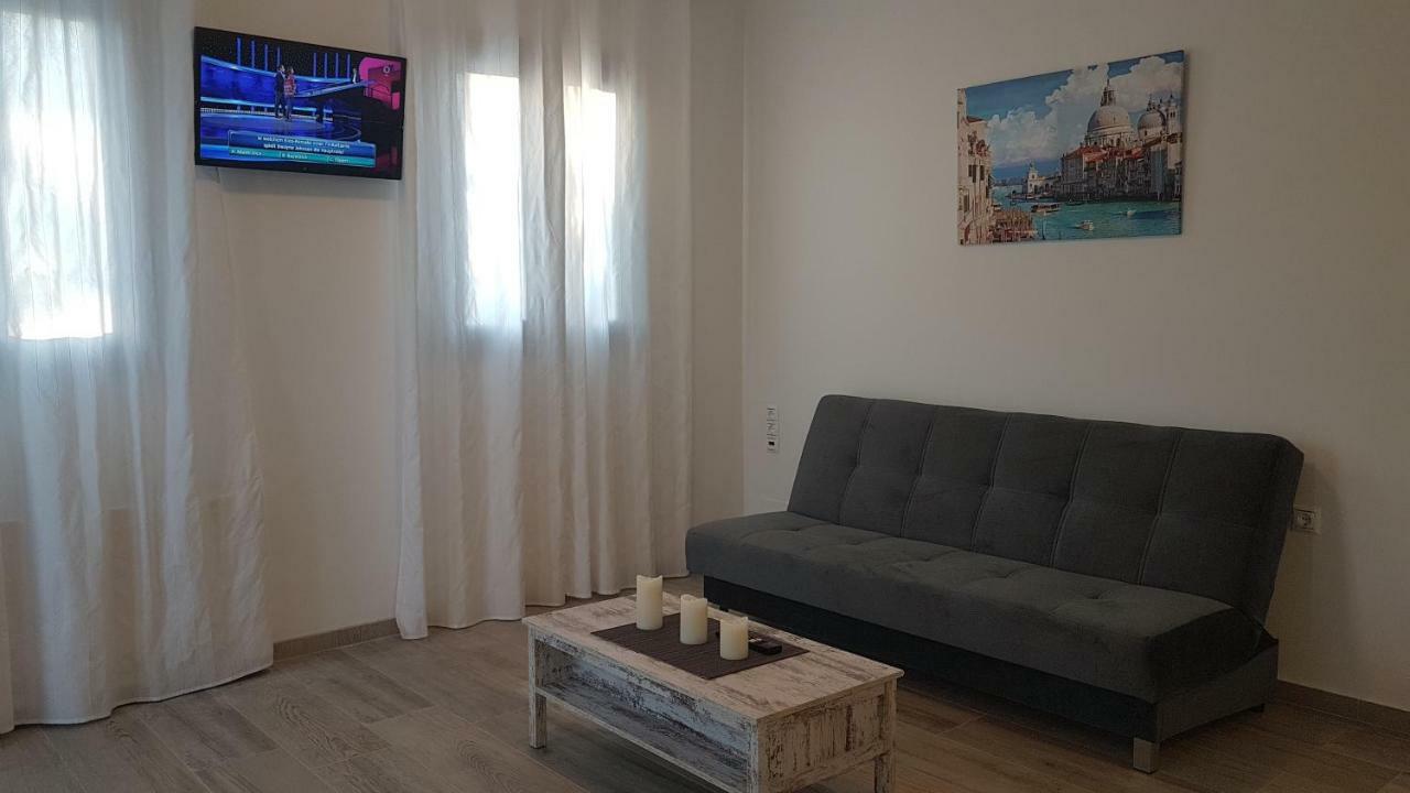 Villa Tanyas Cozy House Kamilari Exterior foto